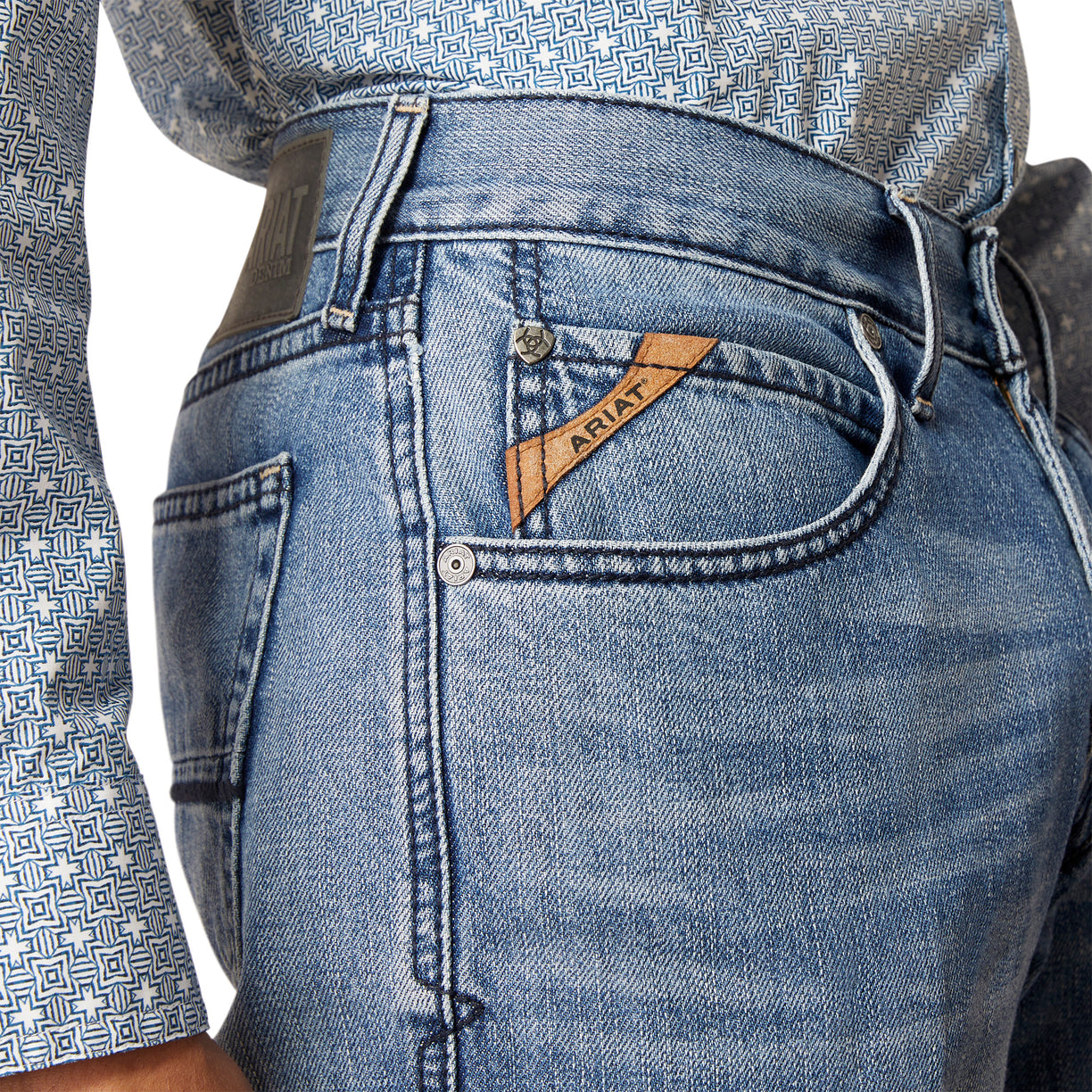 M4 Relaxed Ward Straight Leg Jeans