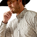 Ariat Men's Jagger Classic Fit Shirt in white & grey pattern - Detail